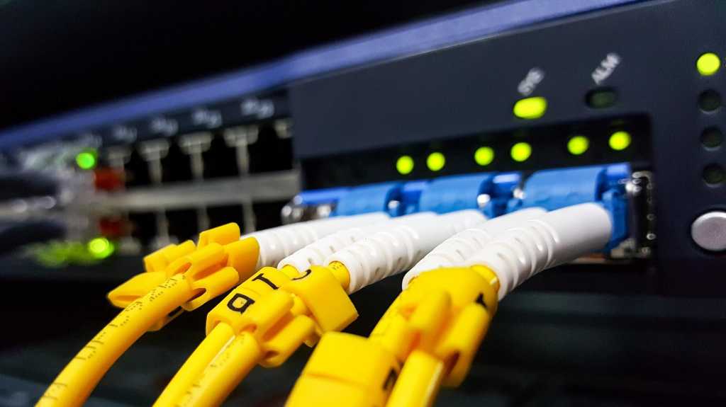 Ethernet- und Glasfaser-Kabel, Switch MPLS